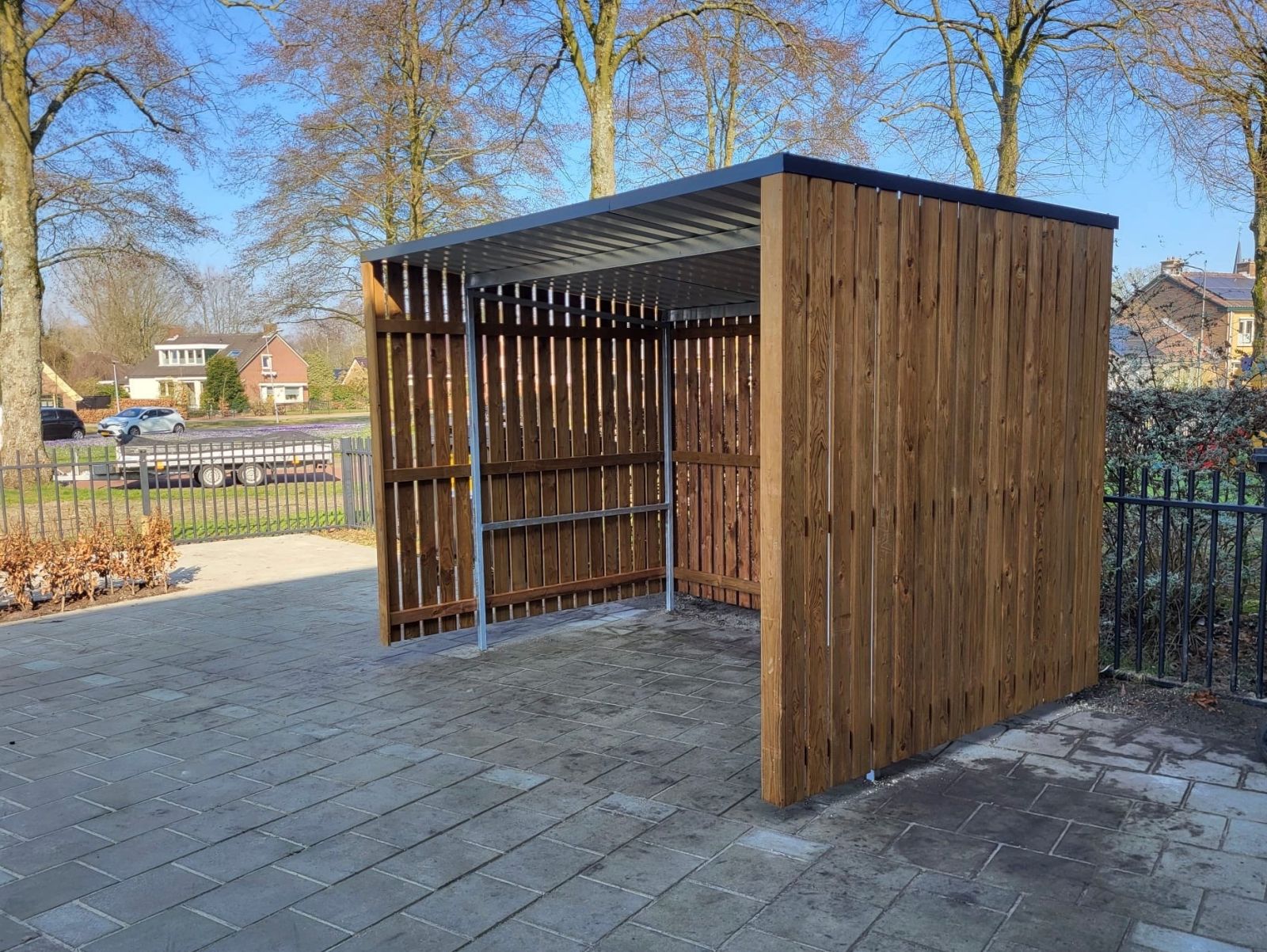 Fietsoverkapping geplaatst bij school in Eerbeek