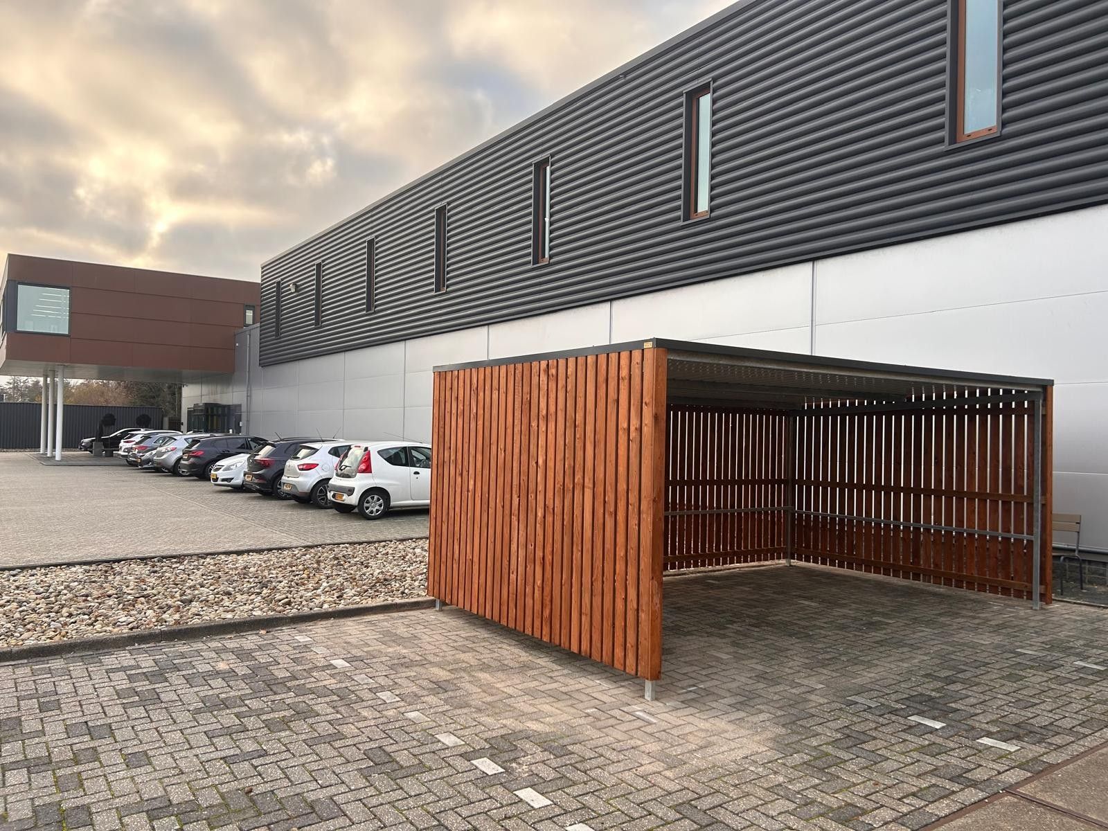 Fietsoverkapping geplaatst in Purmerend bij Sonic Equipment