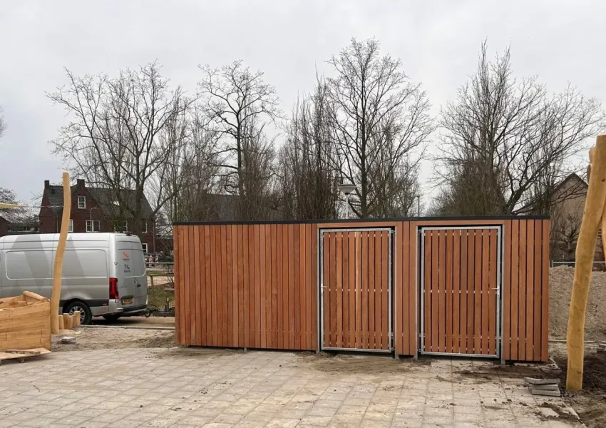 Vurenhouten wanden met ventilatieplankafstand