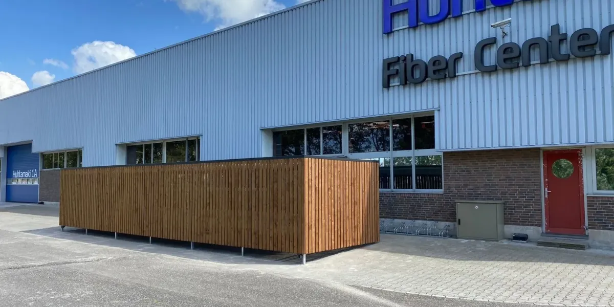 Bestrating op maat aangelegd rondom de fietsenstalling