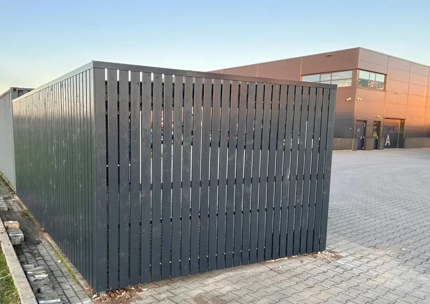 Ge&iuml;mpregneerd vurenhout in kleur RAL 7016