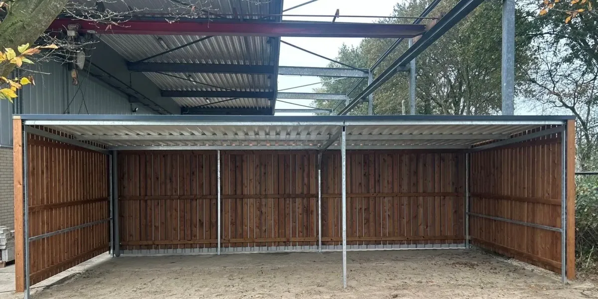 Fietsenstalling Hoogeveen met damwand achterwand