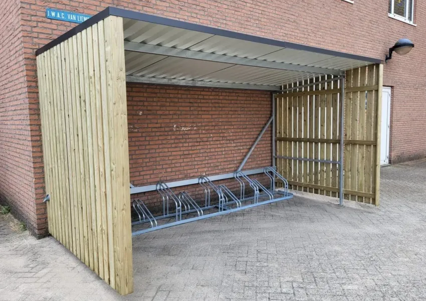 Stalen constructie met inpandige dakgoot in Aalsmeer