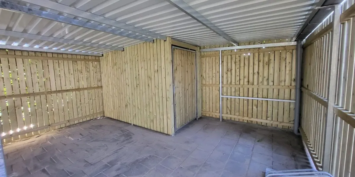 Ge&iuml;mpregneerd vurenhout met inpandige dakgoot