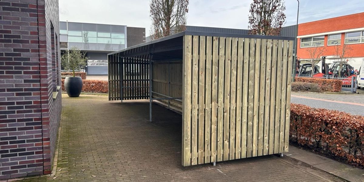 Verzinkt damwanddak met antraciet coating