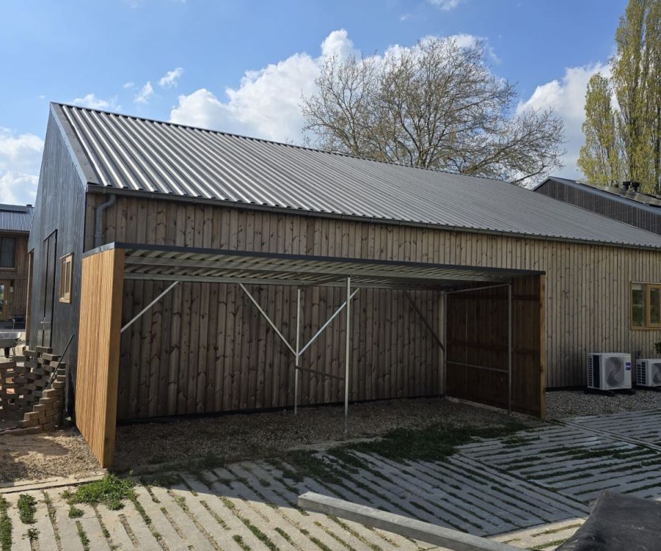 Fietsenberging en open fietsenstalling in Doesburg