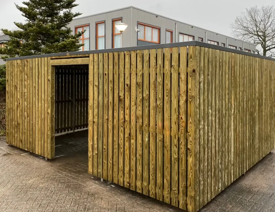 a301 fietsenberging in verduurzaamd vuren met plankafstand 10 mm