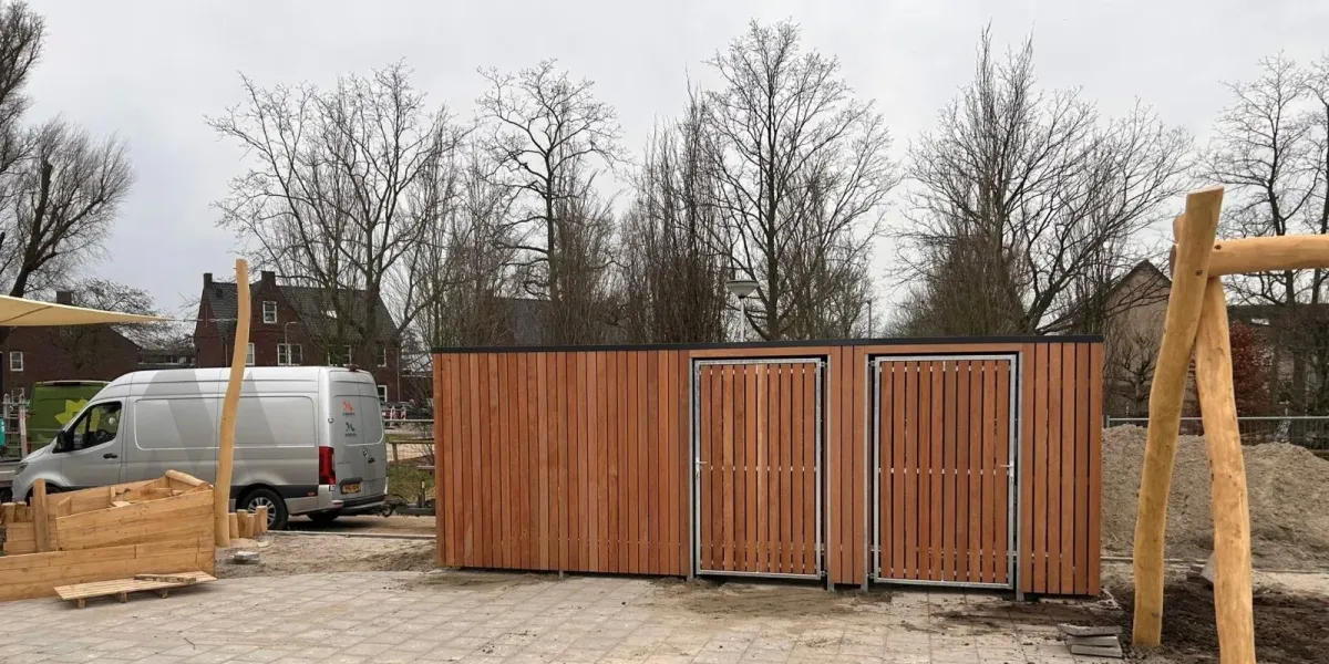 Vurenhouten wanden met ventilatieplankafstand