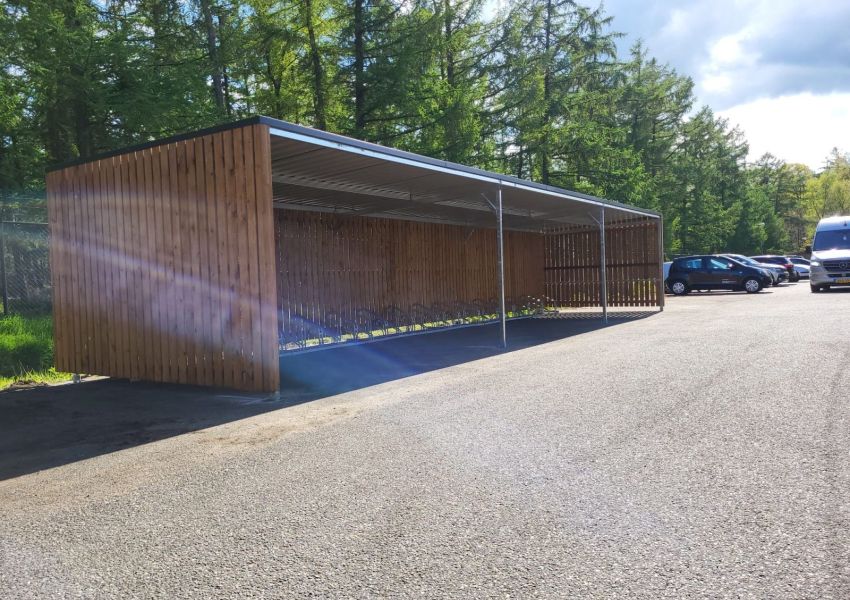 Fietsoverkapping bij Foreco Dalfsen met open voorzijde