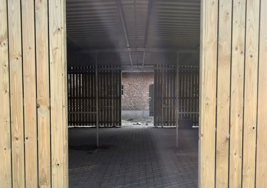 Afsluitbare fietsenstalling met twee ingangen Voorst