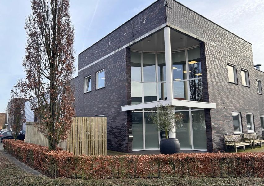 Open fietsenstalling bij Just Amazing in Schijndel