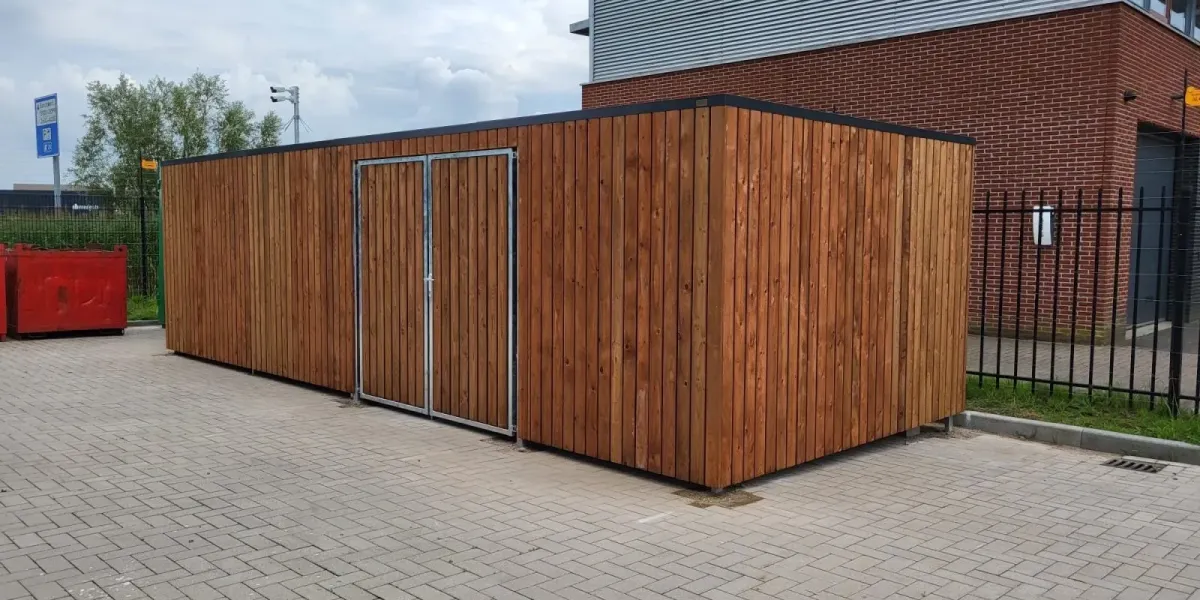 Afsluitbare fietsenstalling met inpandige goot