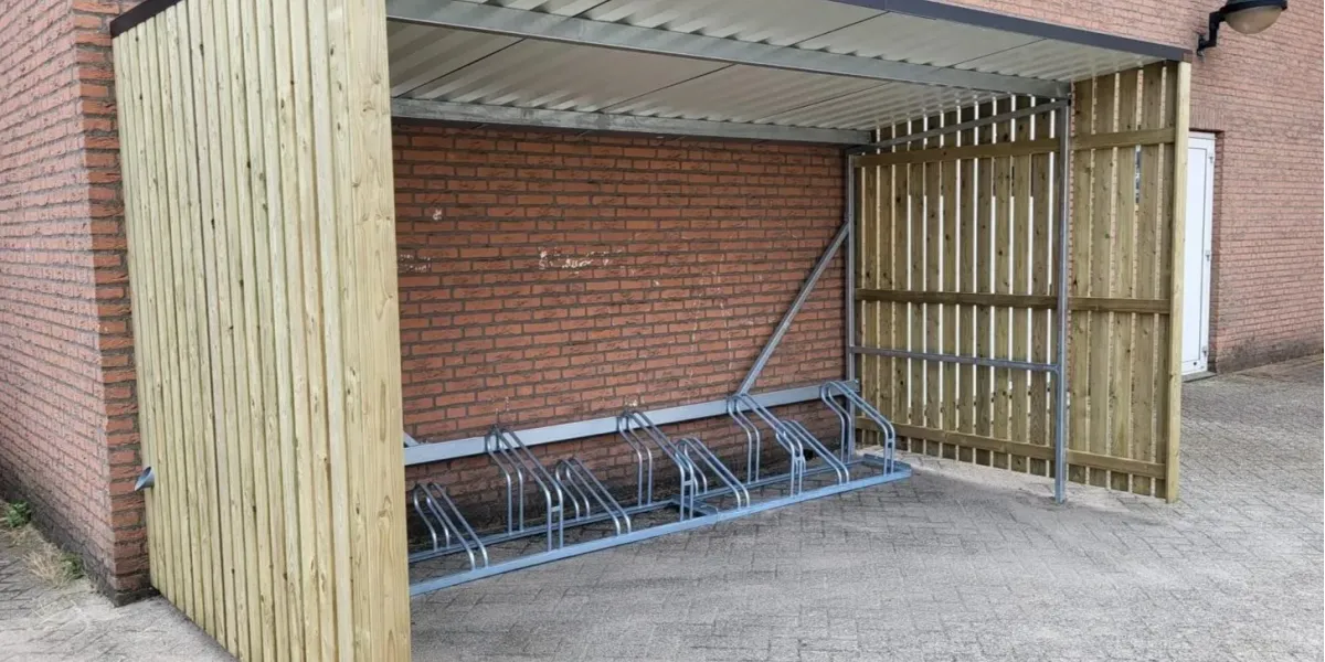 Stalen constructie met inpandige dakgoot in Aalsmeer