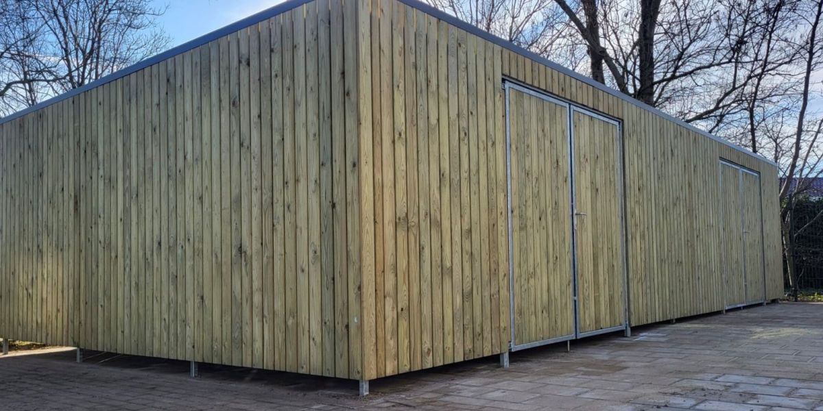 Grote dubbele fietsenberging in Zoeterwoude