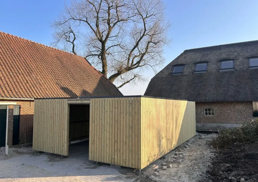 Overzicht van fietsenstalling bij Vitalis Biologische Zaden