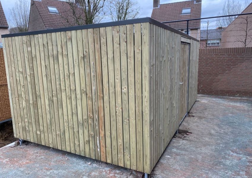 Afsluitbare fietsenberging met middenpad in Budel