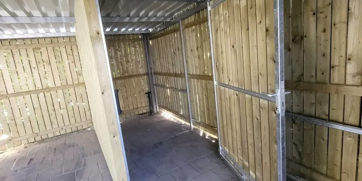 Fietsenstalling met vuurverzinkte staalconstructie