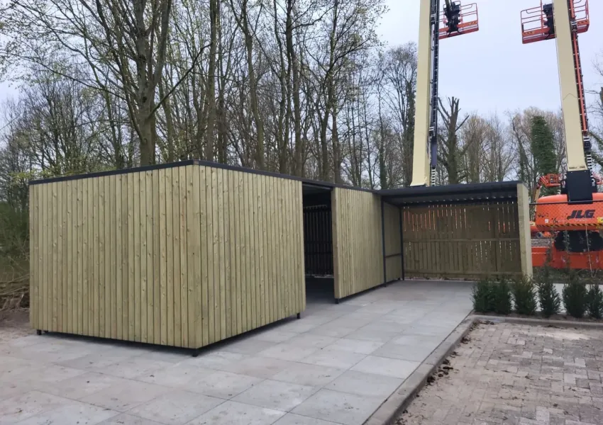 RAL 7016 gepoedercoate staalconstructie fietsenberging op betonpoeren