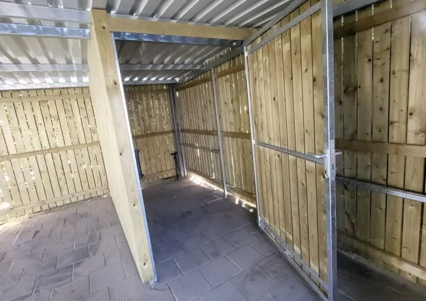 Fietsenstalling met vuurverzinkte staalconstructie