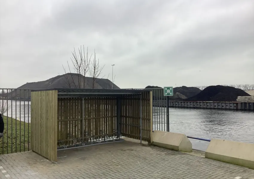 Fietsoverkapping voor 10 fietsen in Utrecht