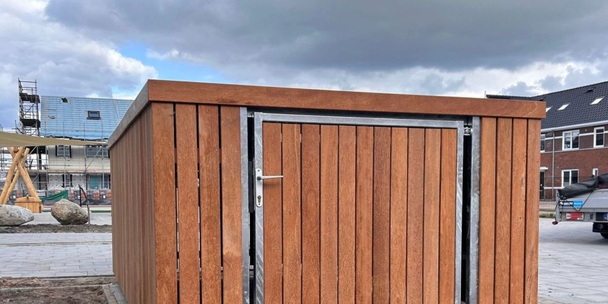 Op maat gemaakte berging voor buitenspelmateriaal Leerbroek