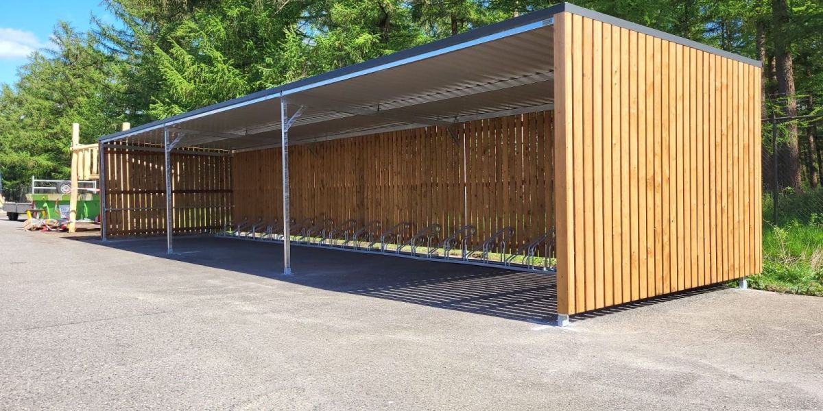 Fietsoverkapping voor 30 fietsen geplaatst in Dalfsen