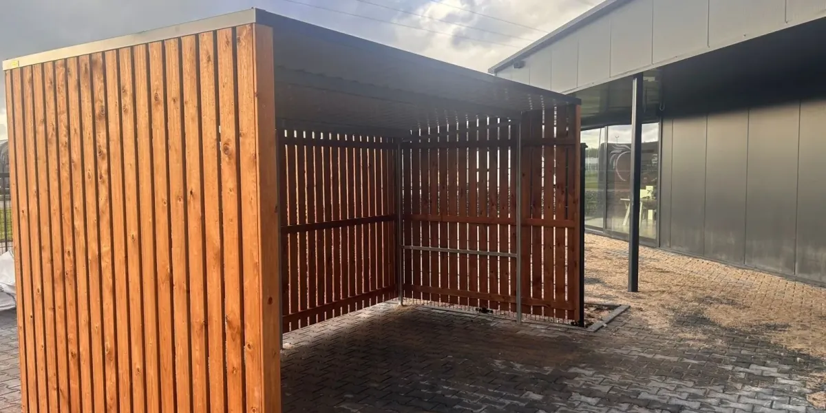 Overkapping met vurenhouten wanden Tanalith Tanatone