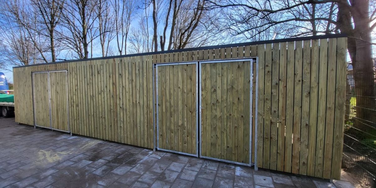 rote dubbele fietsenberging