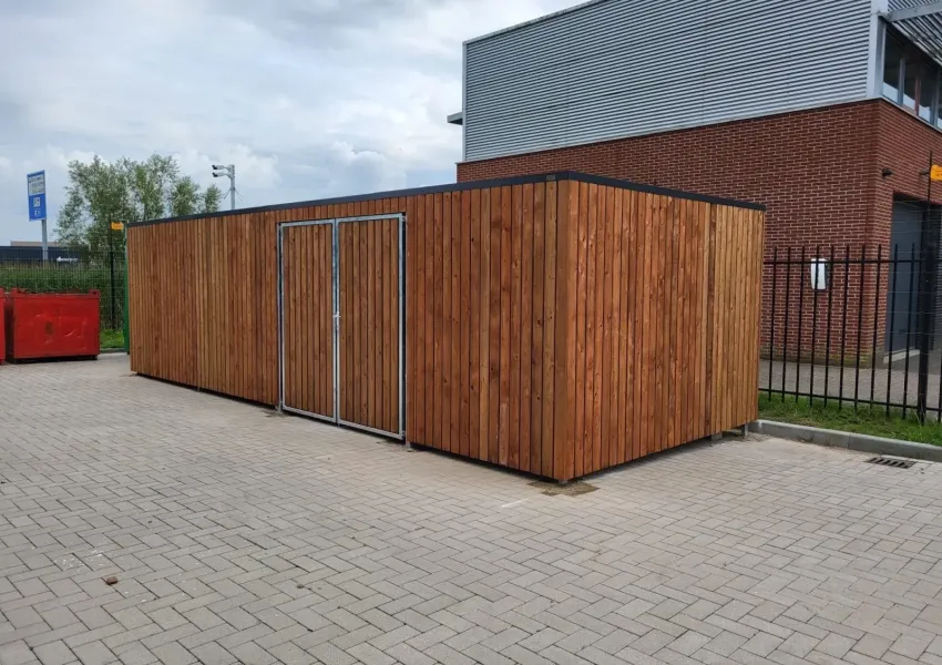 Afsluitbare fietsenstalling met inpandige goot