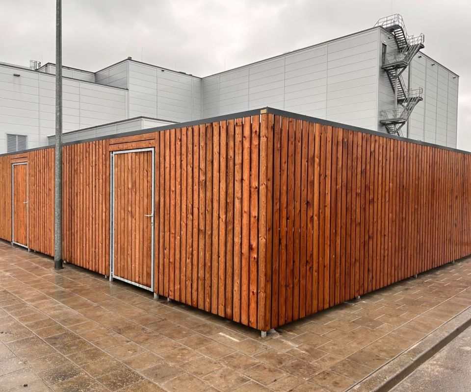 Grote afsluitbare fietsenberging en overkapping Sappemeer