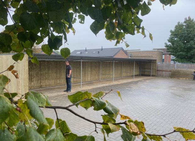 Grote fietsenstalling bij Dendron College in Horst