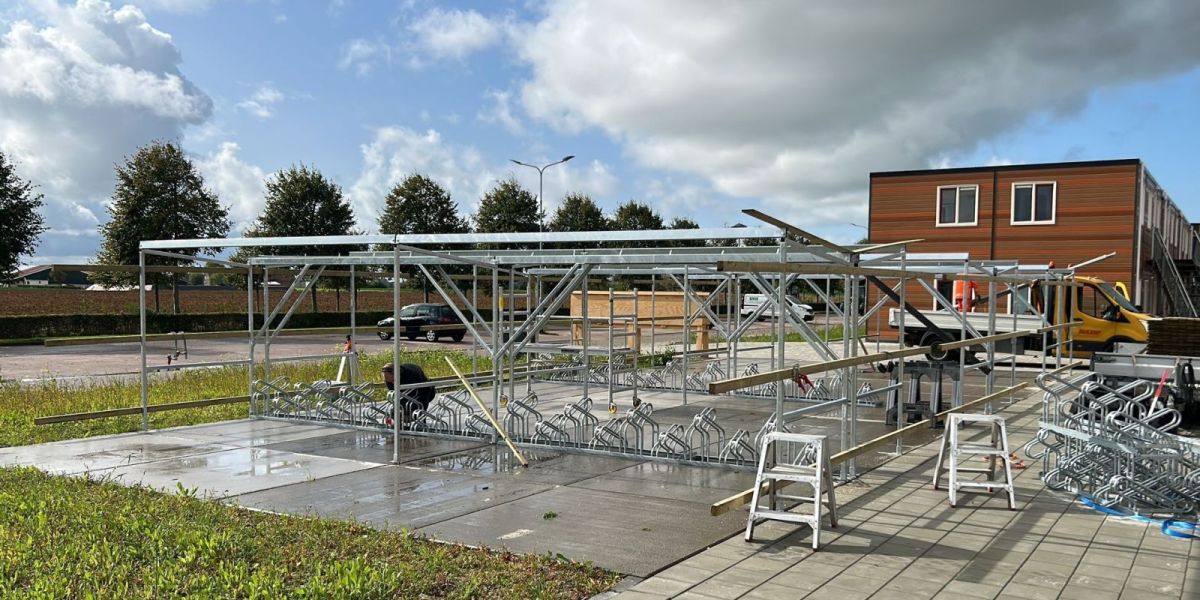 Vuurverzinkte fietsenstalling met fietsrekken type hoog/laag