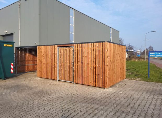 Fietsoverkapping met berging geplaatst in Winschoten