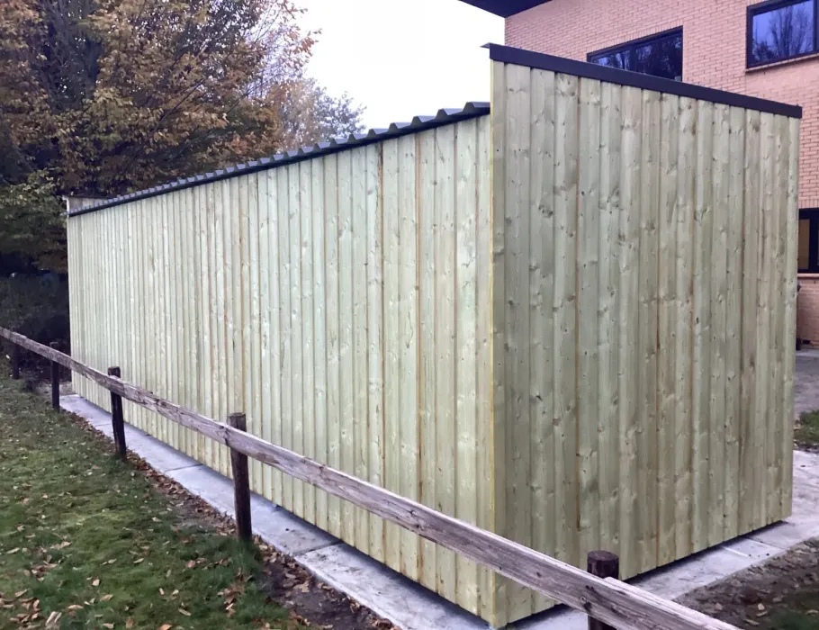 a101 berging met hardhouten wanden, strak op één hoogte