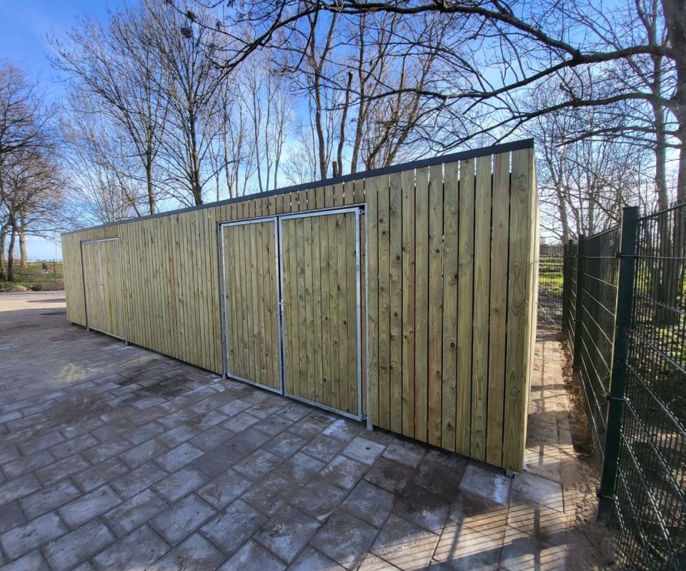 Grote dubbele fietsenberging in Zoeterwoude