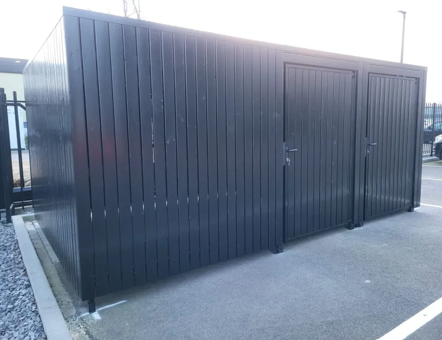 A101 fietsenberging met dubbele deuren (200 cm) en inpandige regenafvoer