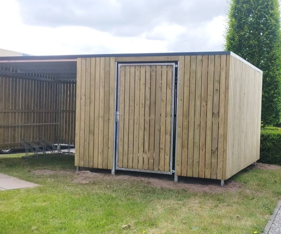 Fietsoverkapping met afsluitbare berging Tynaarlo