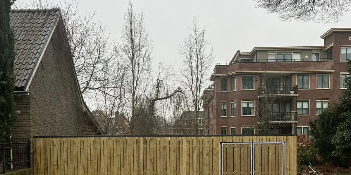 Verzonken betonpoeren bij fietsenstalling in Arnhem